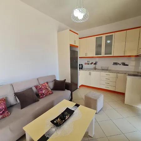 Emanuel ゲストハウス クサミル